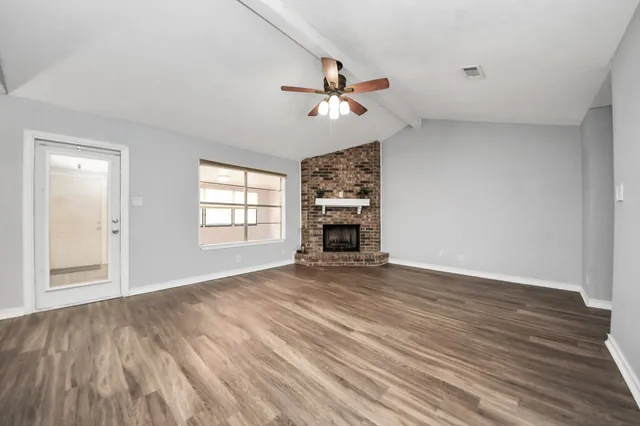 $250,000 | 9915 Forest Hollow Drive, Baytown, TX 77521