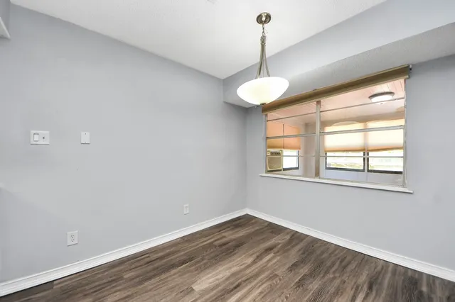 $250,000 | 9915 Forest Hollow Drive, Baytown, TX 77521