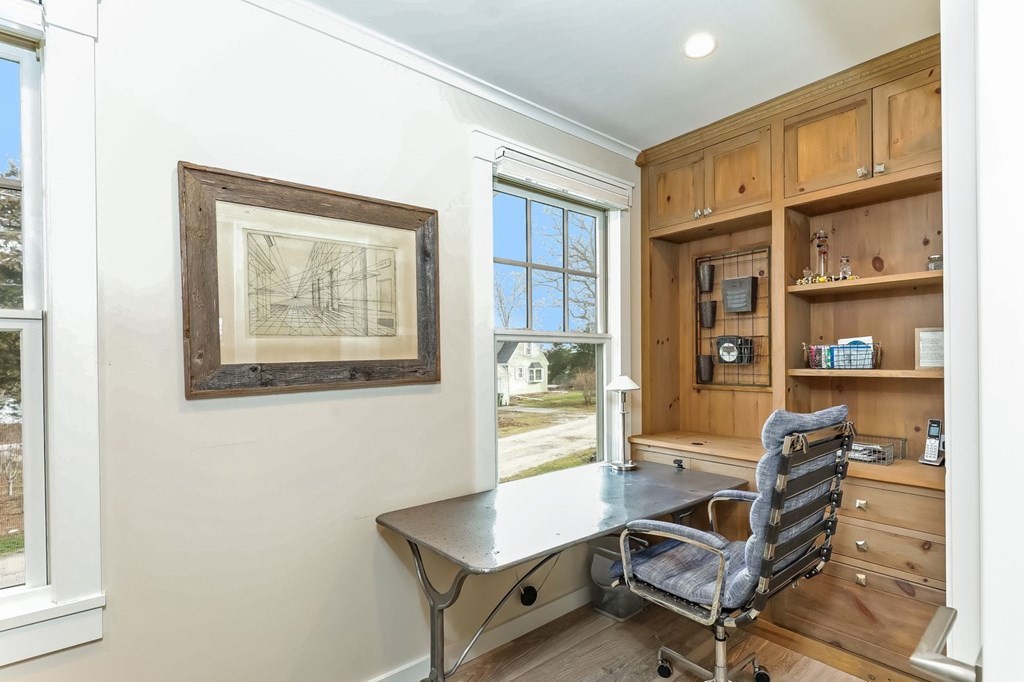 40 Dexter Road Marion, MA 02738 - Photo 21 of 27 a living room with furniture a rug and a window
