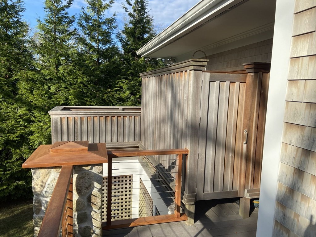 40 Dexter Road Marion, MA 02738 - Photo 23 of 27 a view of balcony with wooden floor