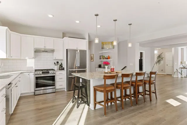 $875,000 | 7465 Glengarry Place, Eden Prairie, MN 55344