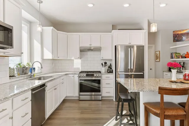 $875,000 | 7465 Glengarry Place, Eden Prairie, MN 55344