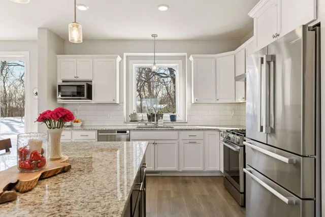 $875,000 | 7465 Glengarry Place, Eden Prairie, MN 55344