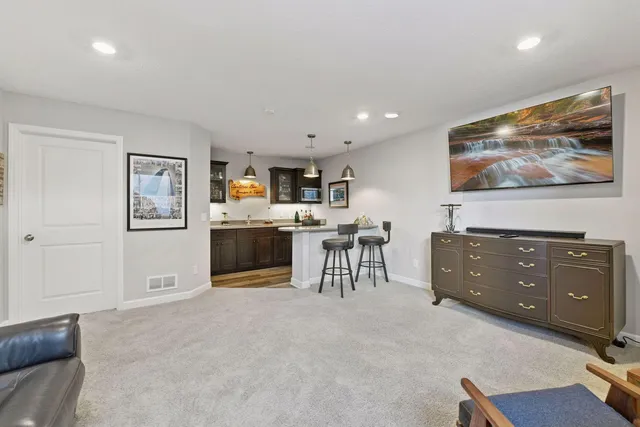 $875,000 | 7465 Glengarry Place, Eden Prairie, MN 55344