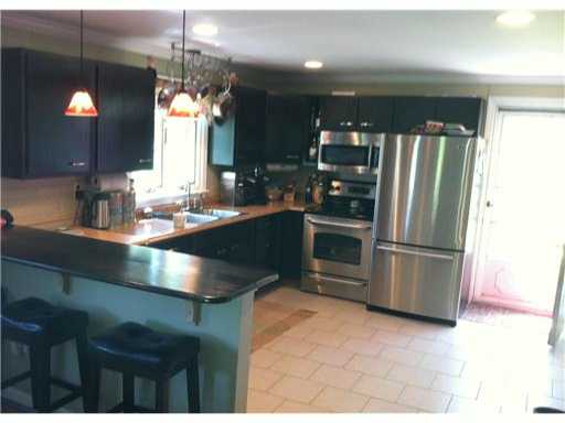 16 Maple Road Warren, RI 02885 - Photo 5 of 7 Kitchen.