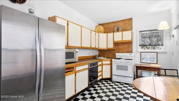 $775,000 | 154 Washington Street, Saratoga Springs, NY 12866