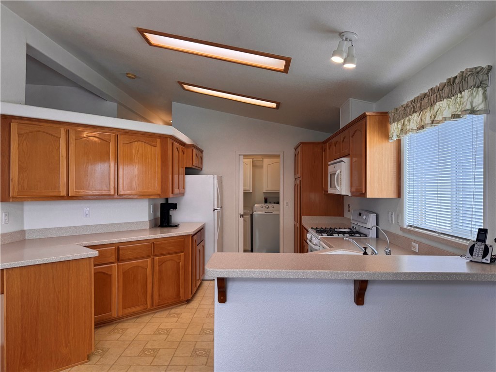 1545 East El Rodeo Road, Unit 60 Fort Mohave, AZ 86426 - Photo 21 of 60 Kitchen