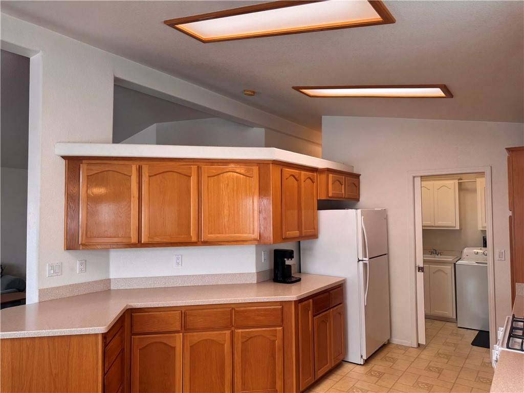 1545 East El Rodeo Road, Unit 60 Fort Mohave, AZ 86426 - Photo 22 of 60 Kitchen