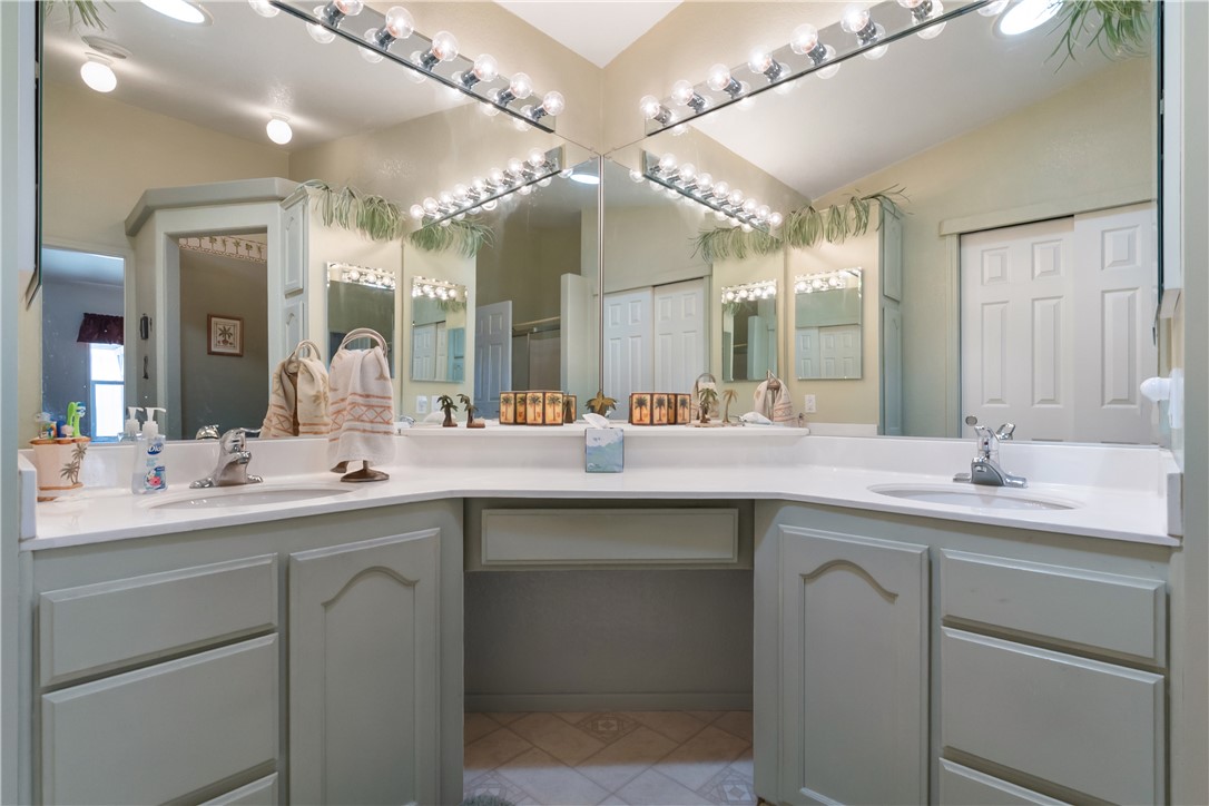 1545 East El Rodeo Road, Unit 60 Fort Mohave, AZ 86426 - Photo 39 of 60 Bathroom