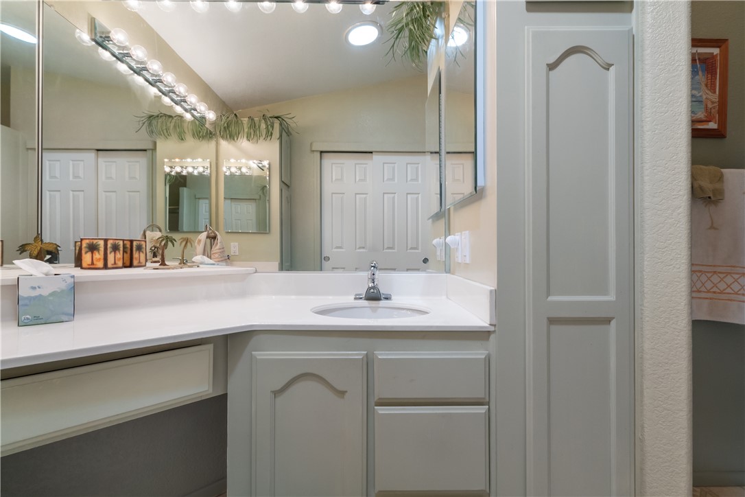1545 East El Rodeo Road, Unit 60 Fort Mohave, AZ 86426 - Photo 41 of 60 Bathroom