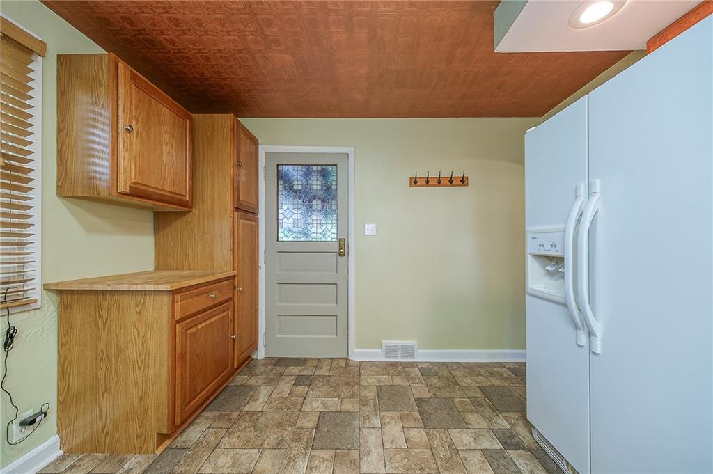 219 McMichael Road Carnegie, PA 15106 - Photo 8 of 35 Gallery Image 8
