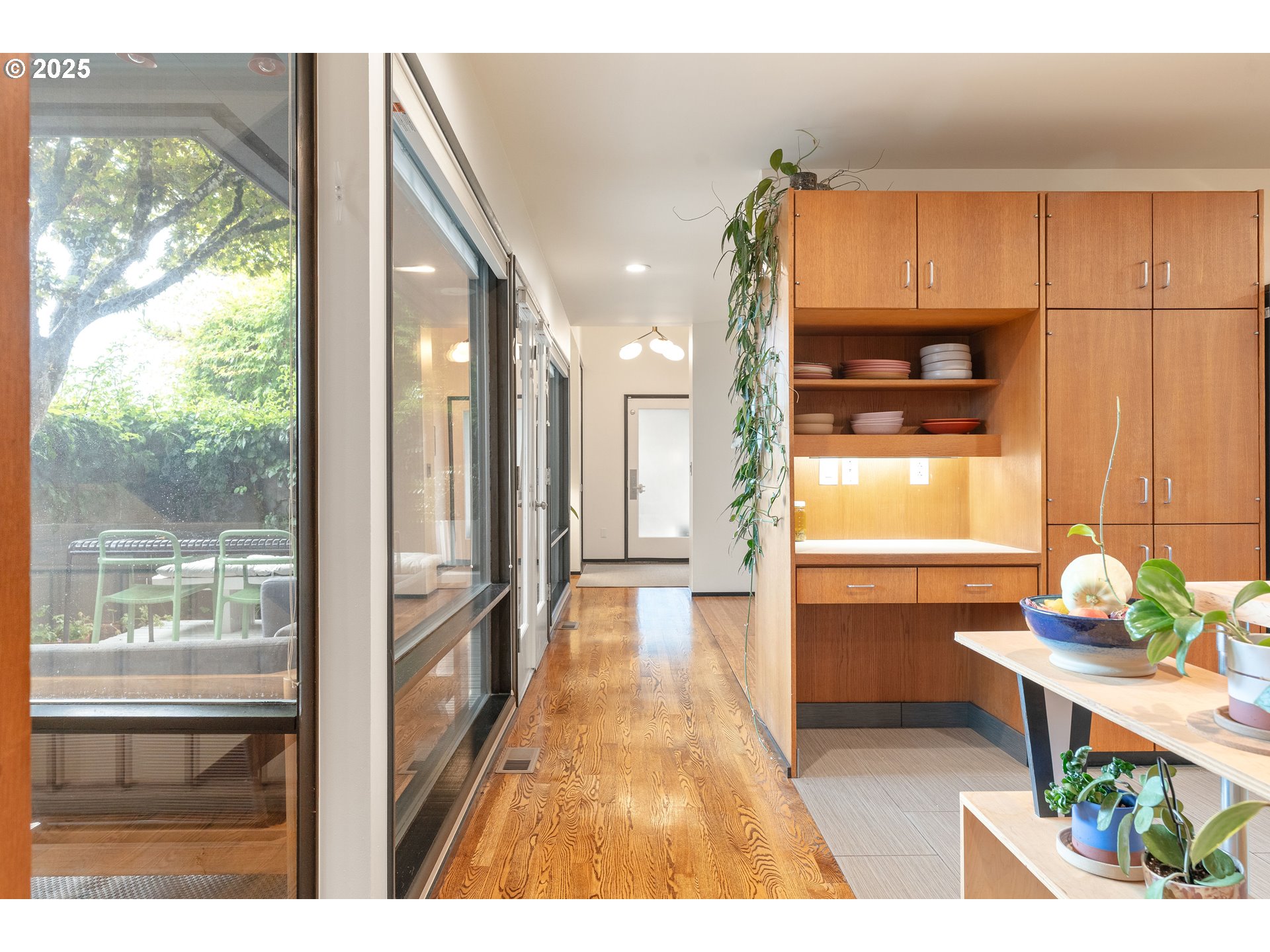 1555 Southwest Miller Court Gresham, OR 97080 - Photo 15 of 47