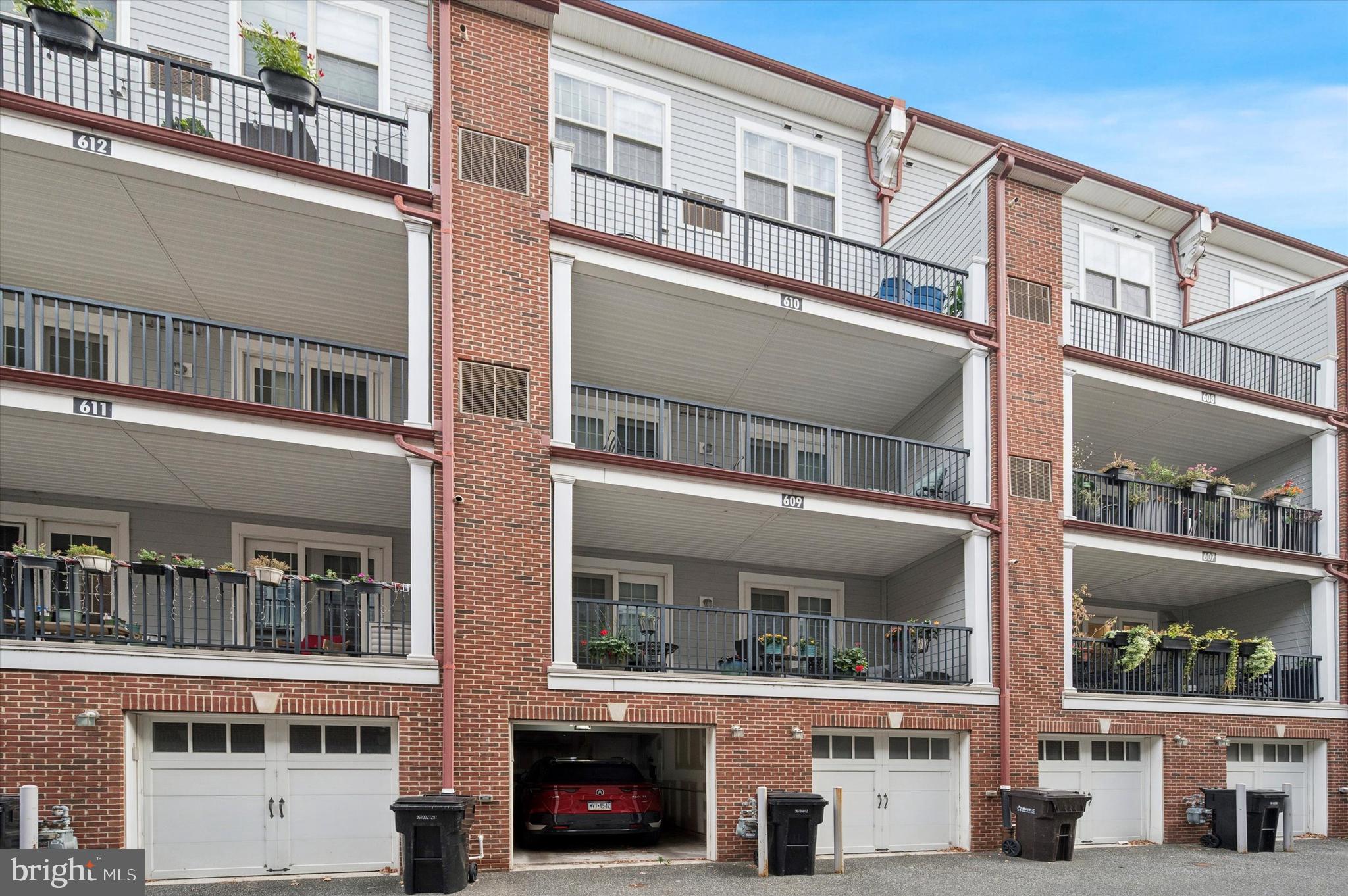 610 Captains Way Philadelphia, PA 19146 - Photo 25 of 25 front view of a building