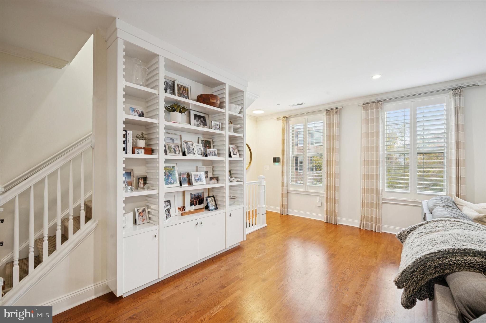 610 Captains Way Philadelphia, PA 19146 - Photo 6 of 25 a spacious bedroom with a bed and a large window
