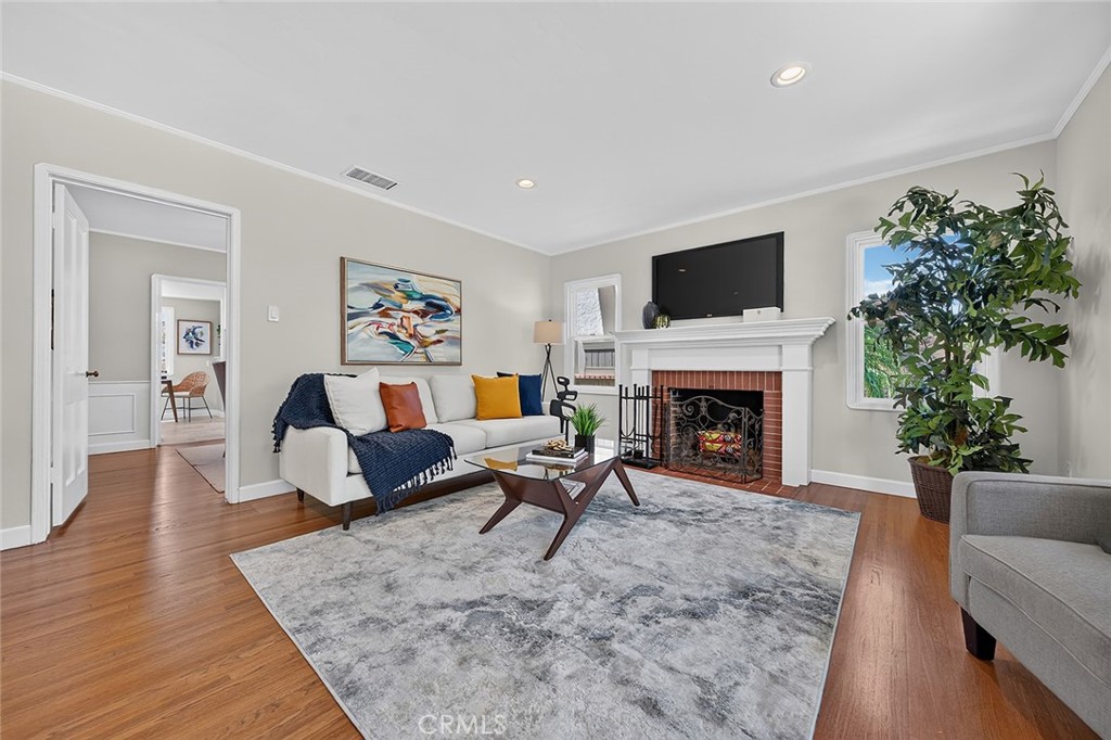 735 Los Altos Avenue Long Beach, CA 90804 - Photo 4 of 39