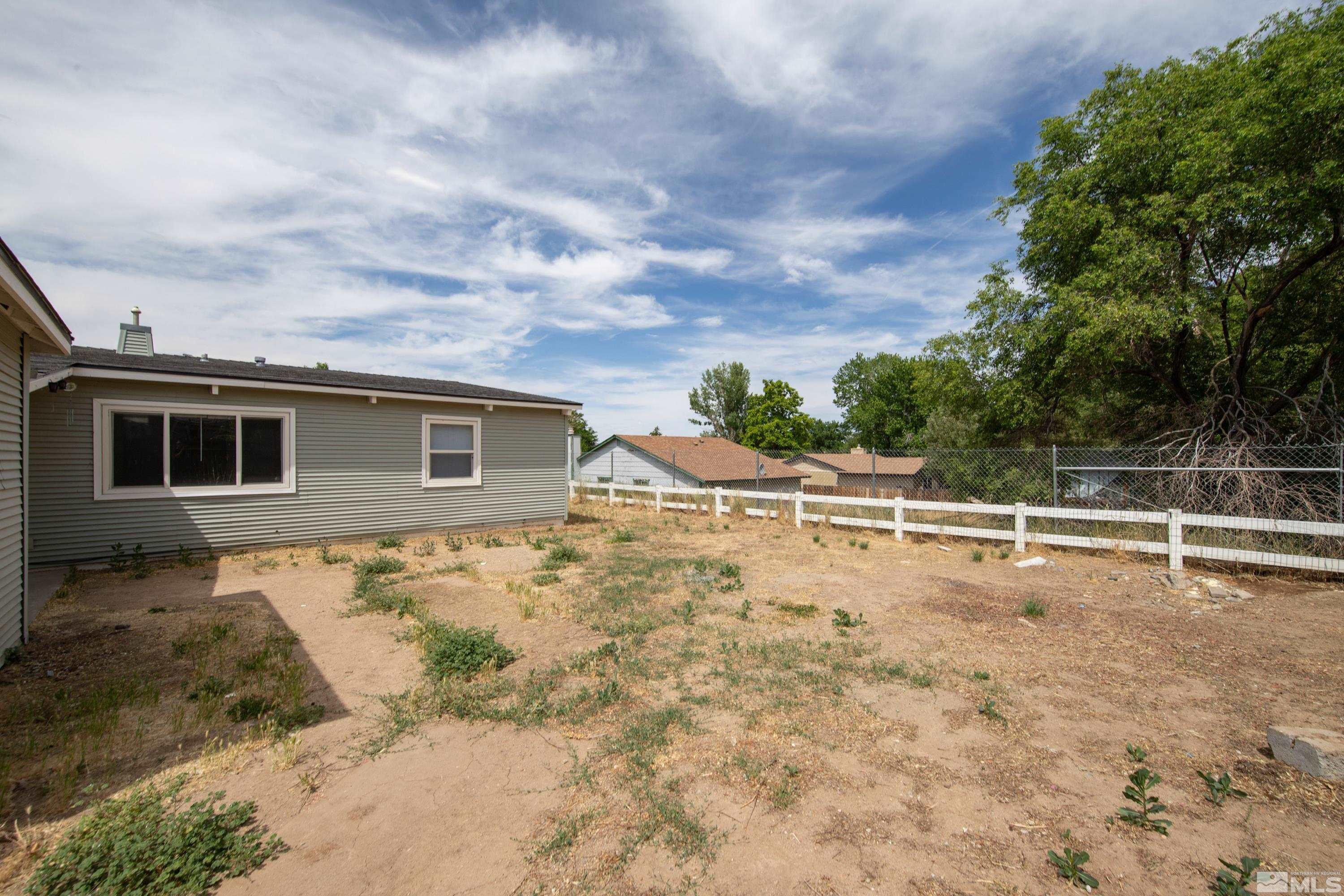 12000 Rocky Mountain Street Reno, NV 89506 - Photo 26 of 40 a view of a backyard