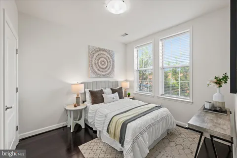 $599,900 | 400 Cameron Station Boulevard, Unit 202, Alexandria, VA 22304