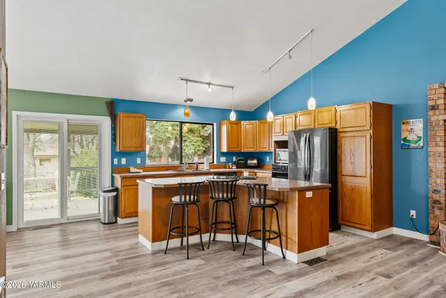 $460,000 | 5406 Meadow Lane, Yakima, WA 98908
