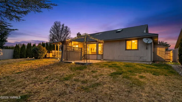 $460,000 | 5406 Meadow Lane, Yakima, WA 98908