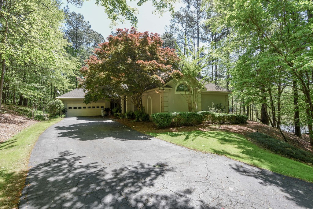 8935 M Moore Road Columbus, GA 31904 - Photo 34 of 46 Very well maintained home.