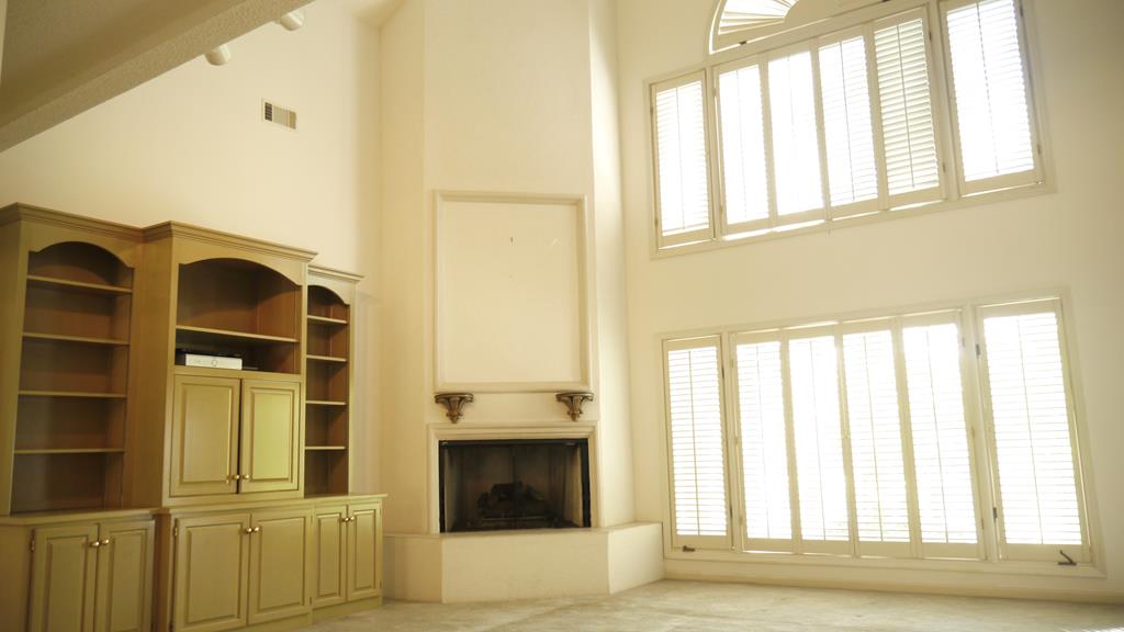 2 Story family room with huge windows