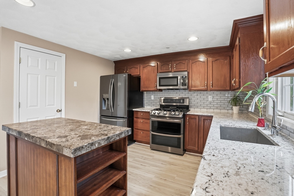 81 Salem Road, Unit 103 Billerica, MA 01821 - Photo 3 of 37
