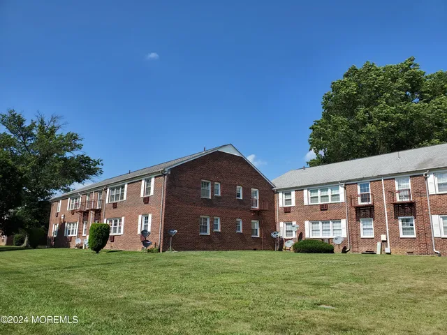 $1,900 | 66 Stonehurst Boulevard, Unit G, Freehold, NJ 07728