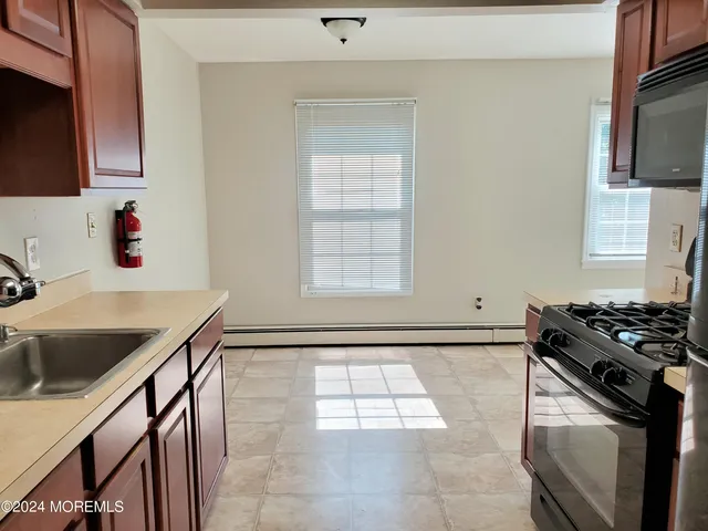 $1,900 | 66 Stonehurst Boulevard, Unit G, Freehold, NJ 07728