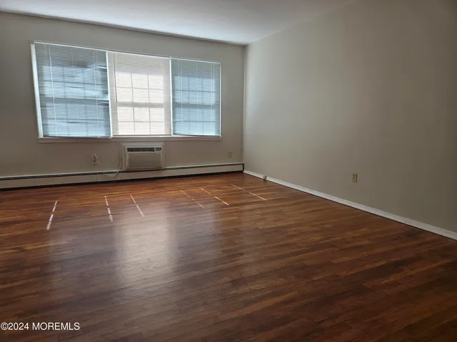 $1,900 | 66 Stonehurst Boulevard, Unit G, Freehold, NJ 07728