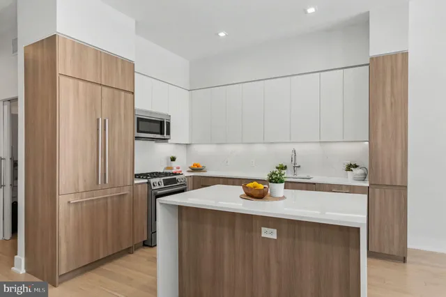 $589,900 | 701 Swann Avenue, Unit 507, Alexandria, VA 22301