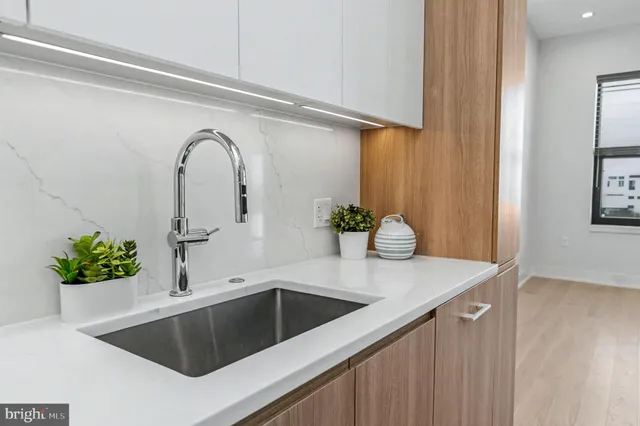 $589,900 | 701 Swann Avenue, Unit 507, Alexandria, VA 22301