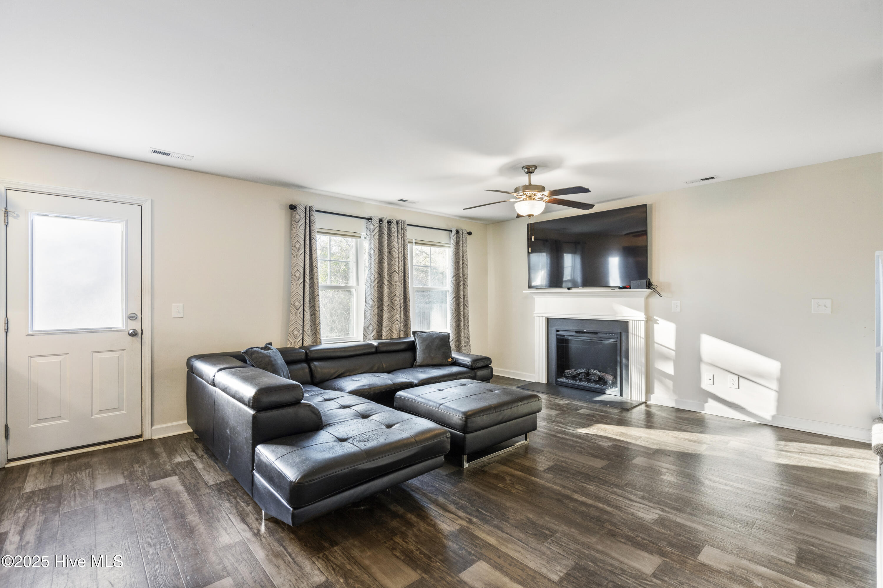 142 Hawks Point Road Jacksonville, NC 28540 - Photo 11 of 39 DSC09104