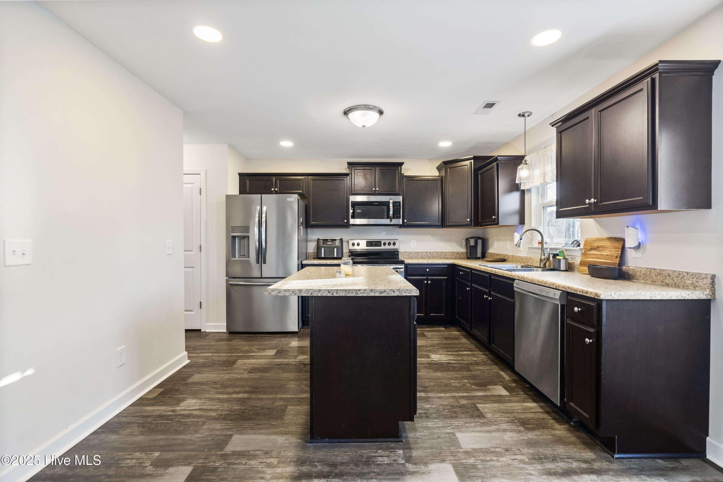 142 Hawks Point Road Jacksonville, NC 28540 - Photo 15 of 39 DSC09154