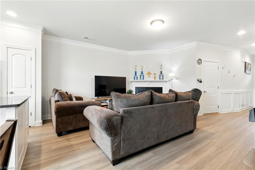 3855 Thistleberry Road High Point, NC 27265 - Photo 8 of 36