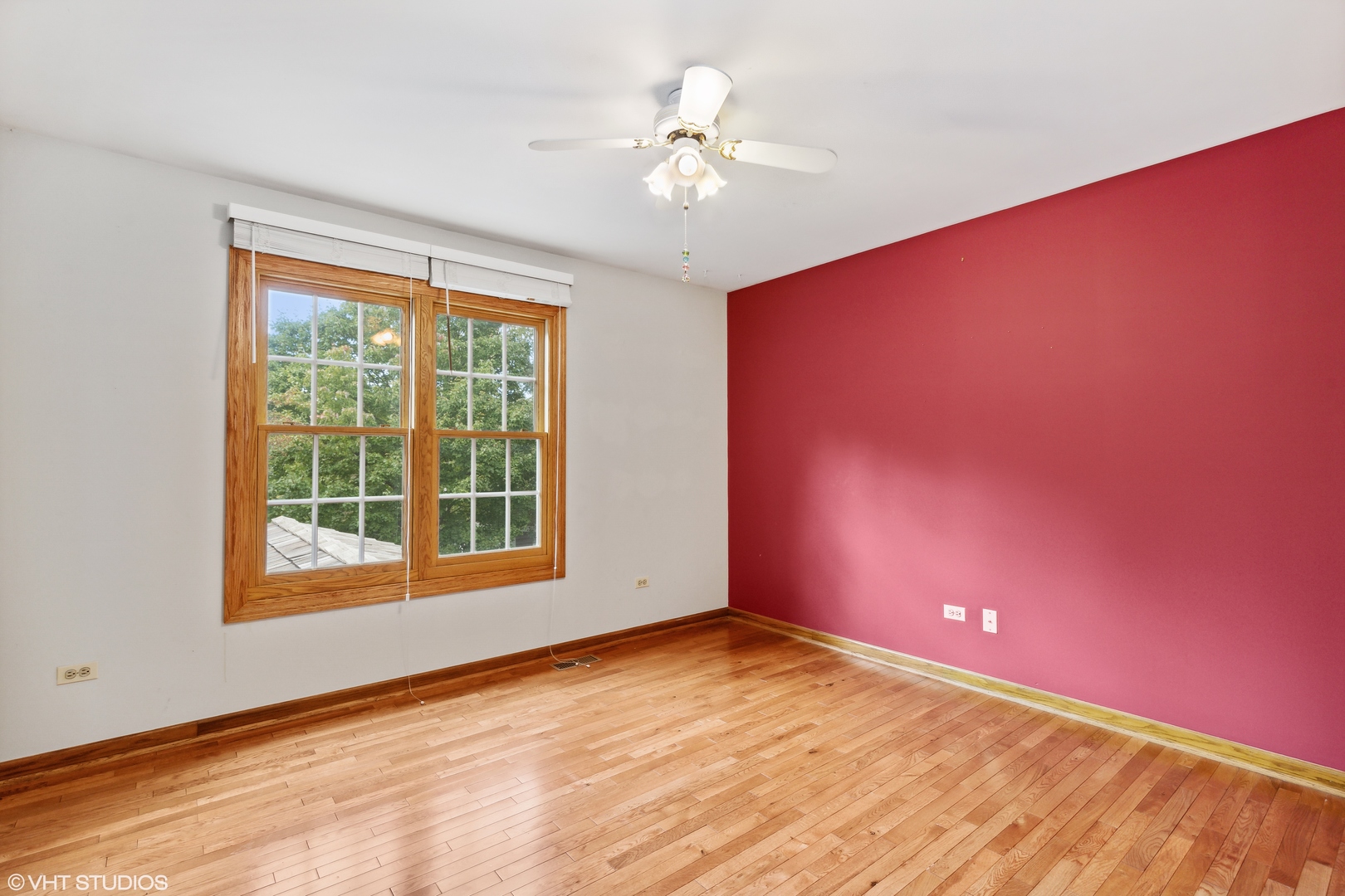 430 Long Hill Road Gurnee, IL 60031 - Photo 17 of 27 a view of an empty room with a window