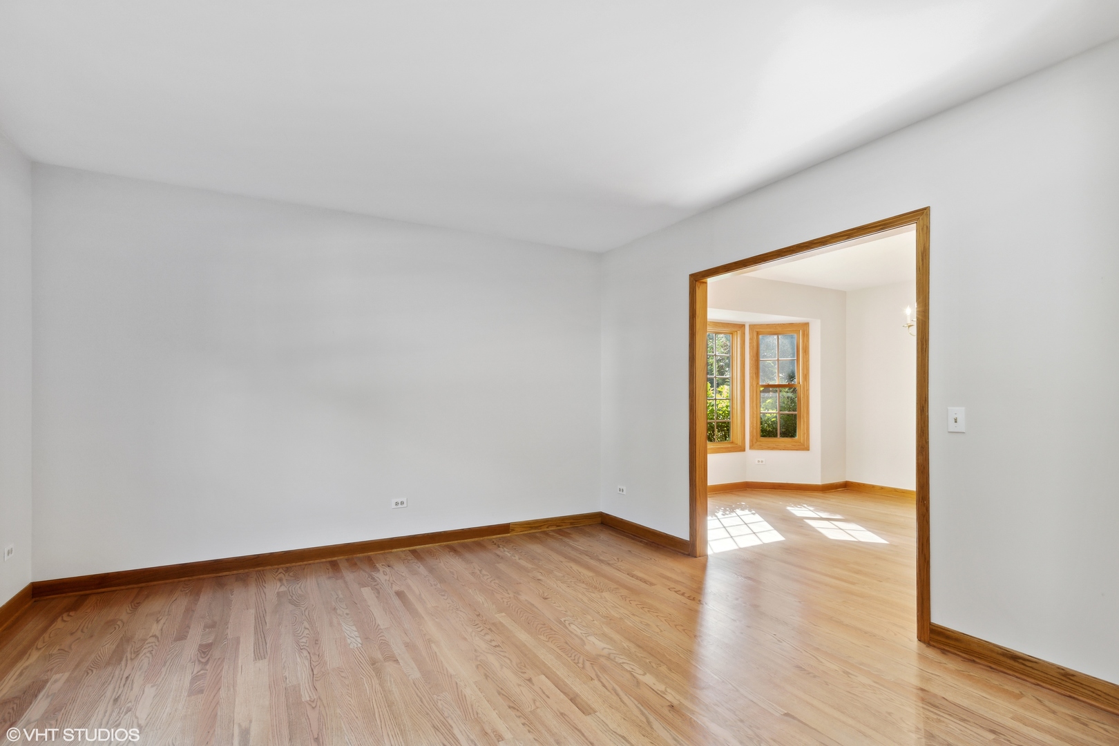 430 Long Hill Road Gurnee, IL 60031 - Photo 3 of 27 a view of an empty room and wooden floor