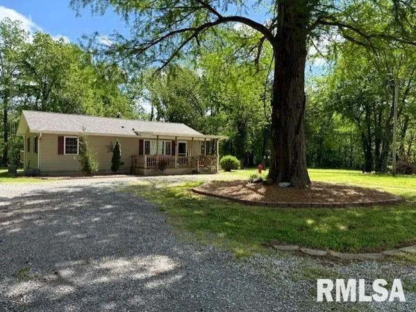 $259,000 | 202 Divisa Street, West Frankfort, IL 62896