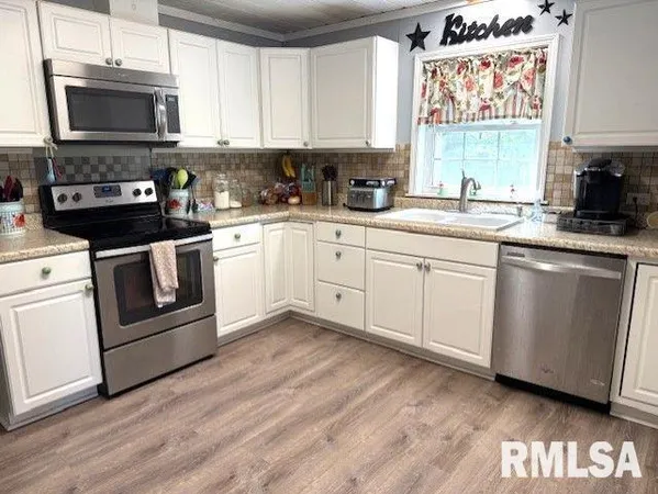 $259,000 | 202 Divisa Street, West Frankfort, IL 62896