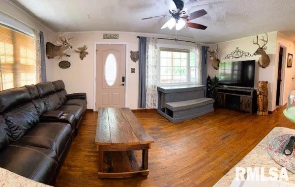 $259,000 | 202 Divisa Street, West Frankfort, IL 62896