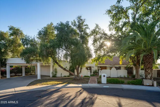 $1,900,000 | 1025 East Morten Avenue, Phoenix, AZ 85020