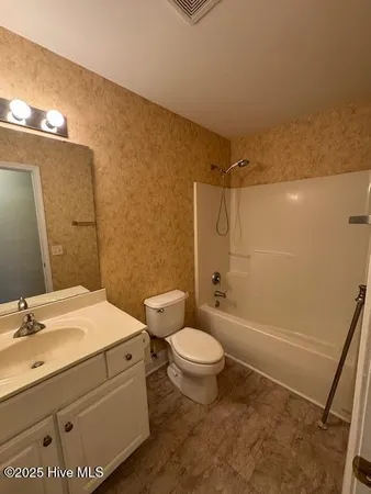 $1,800 | 113 Red Bird Lane, Hampstead, NC 28443