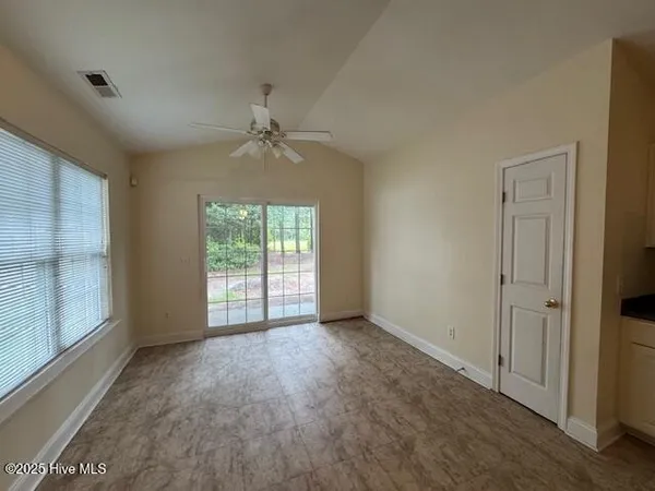 $1,800 | 113 Red Bird Lane, Hampstead, NC 28443