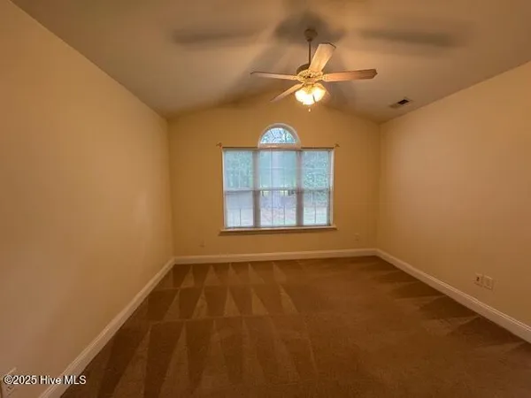 $1,800 | 113 Red Bird Lane, Hampstead, NC 28443