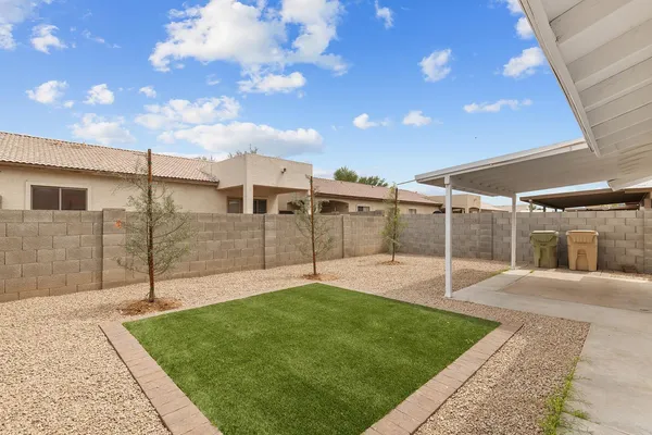 $1,950 | 6825 North 81st Lane, Glendale, AZ 85303