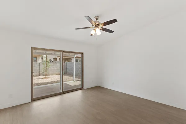 $1,950 | 6825 North 81st Lane, Glendale, AZ 85303