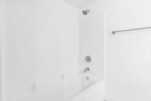 $1,950 | 6825 North 81st Lane, Glendale, AZ 85303
