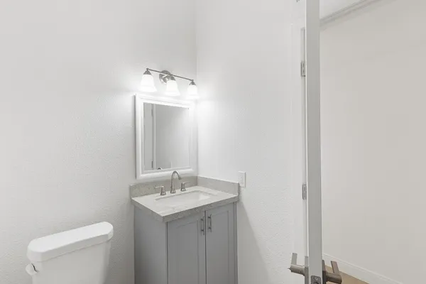 $1,950 | 6825 North 81st Lane, Glendale, AZ 85303