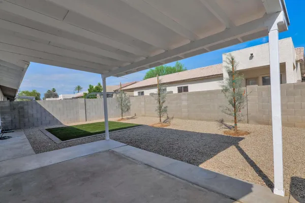 $1,950 | 6825 North 81st Lane, Glendale, AZ 85303