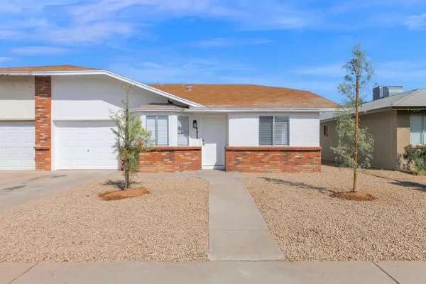 $1,950 | 6825 North 81st Lane, Glendale, AZ 85303