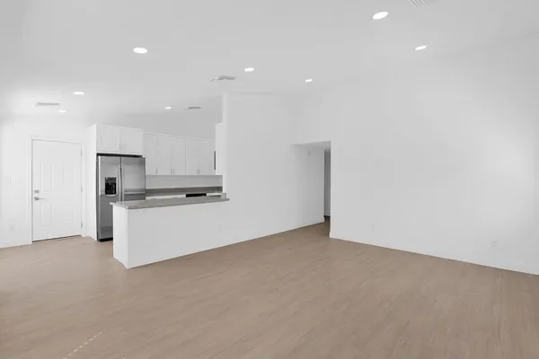 $1,950 | 6825 North 81st Lane, Glendale, AZ 85303